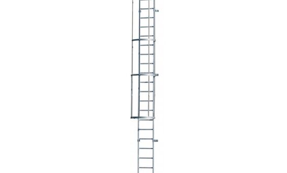 Стационарная лестница для машинных установок KRAUSE, высота 5,60 м.